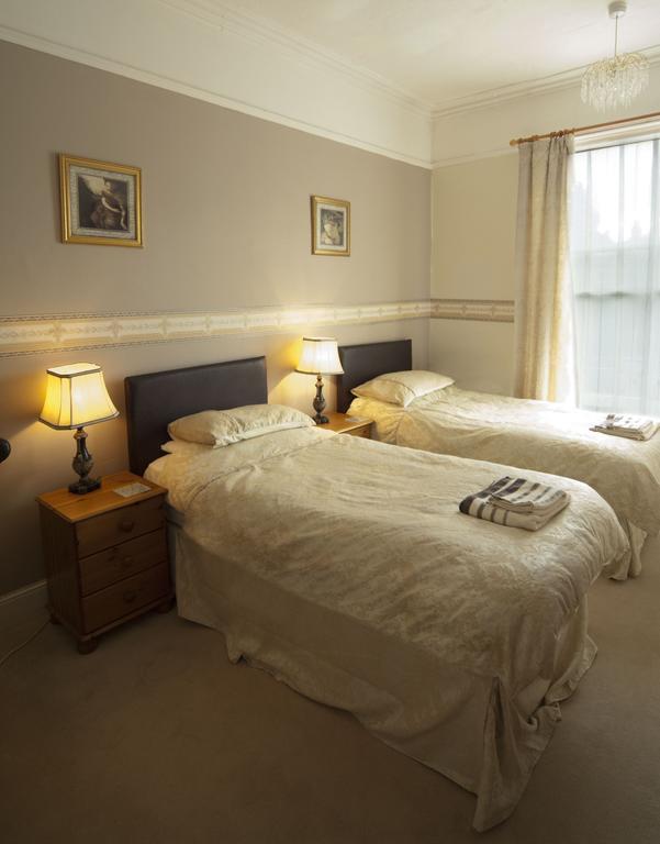 Hilbury Court Hotel Trowbridge Dış mekan fotoğraf