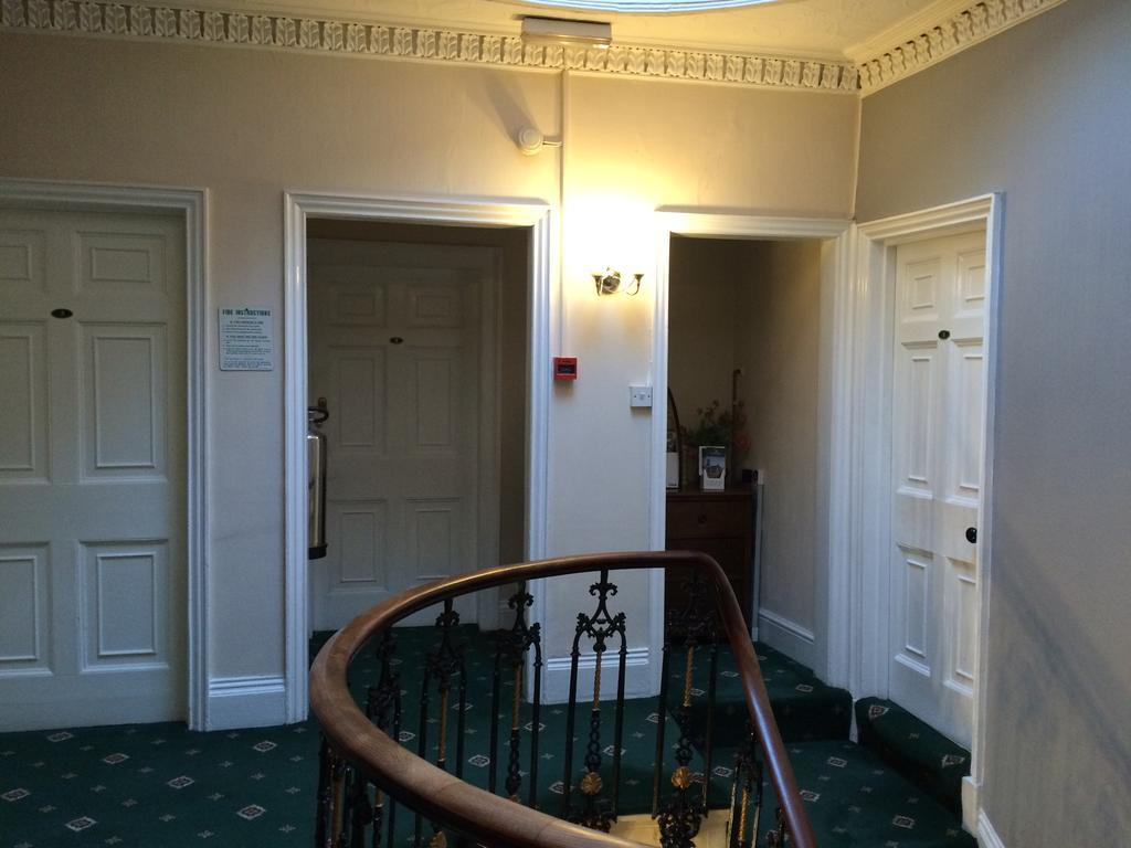 Hilbury Court Hotel Trowbridge Dış mekan fotoğraf