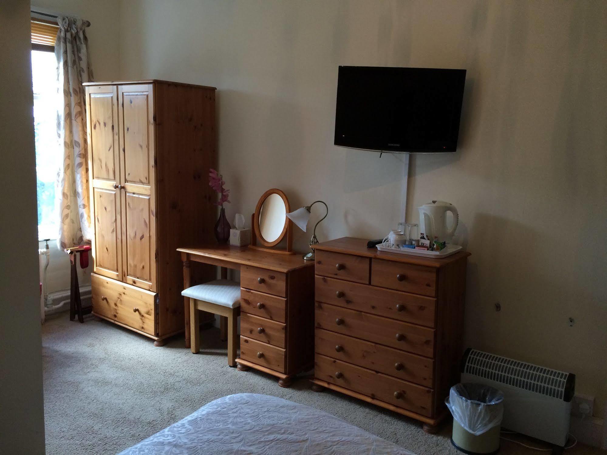 Hilbury Court Hotel Trowbridge Dış mekan fotoğraf