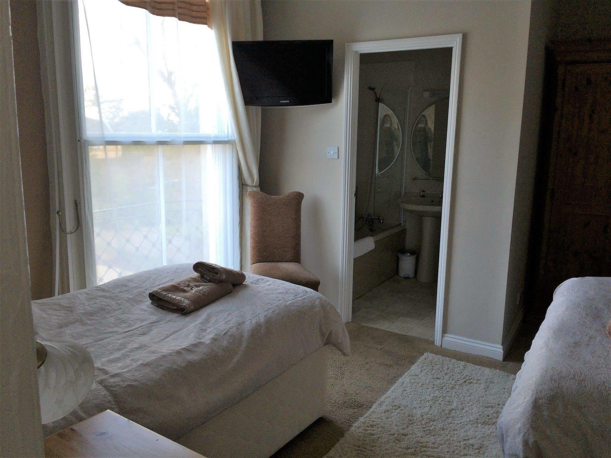 Hilbury Court Hotel Trowbridge Dış mekan fotoğraf