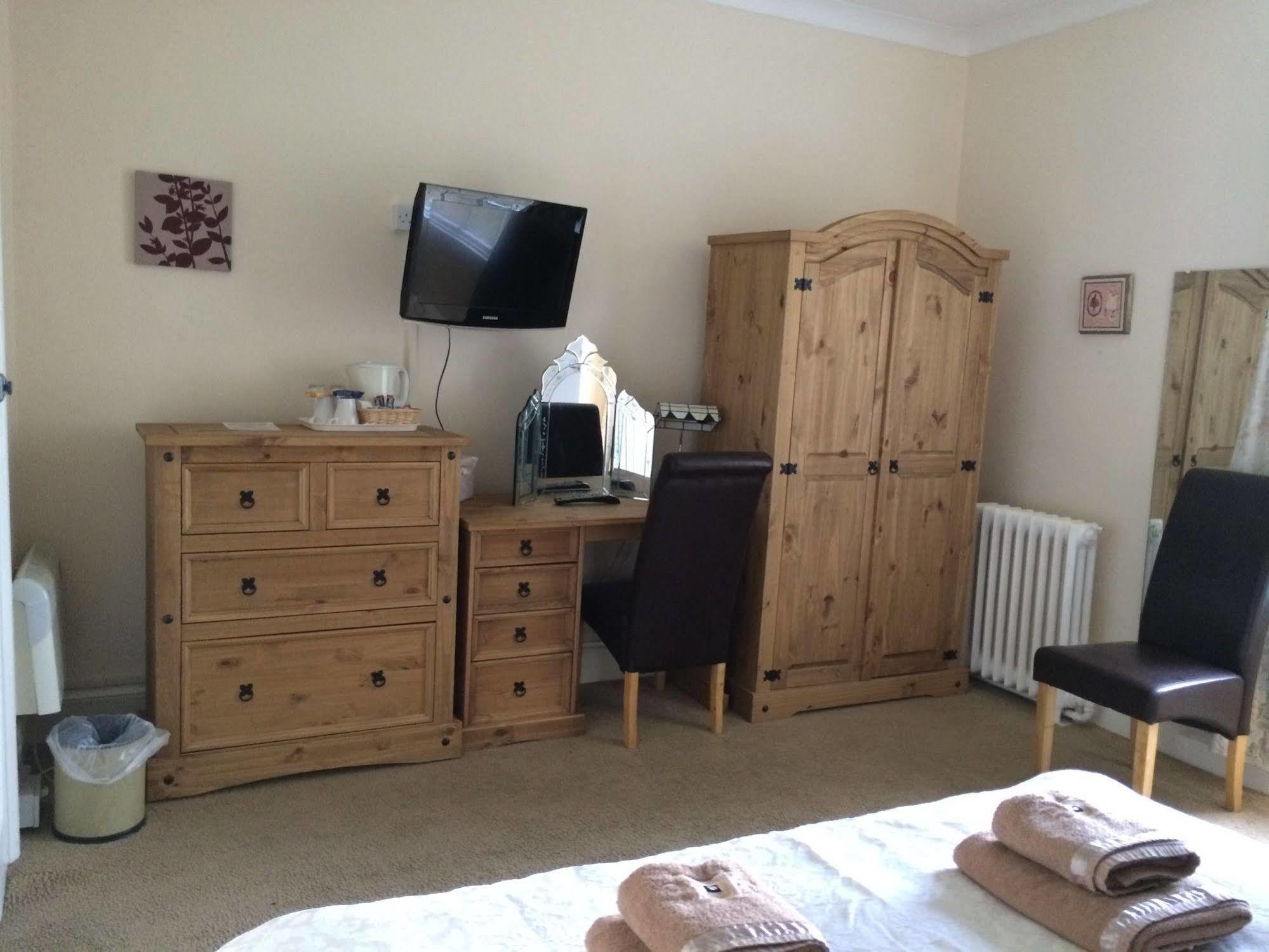 Hilbury Court Hotel Trowbridge Dış mekan fotoğraf