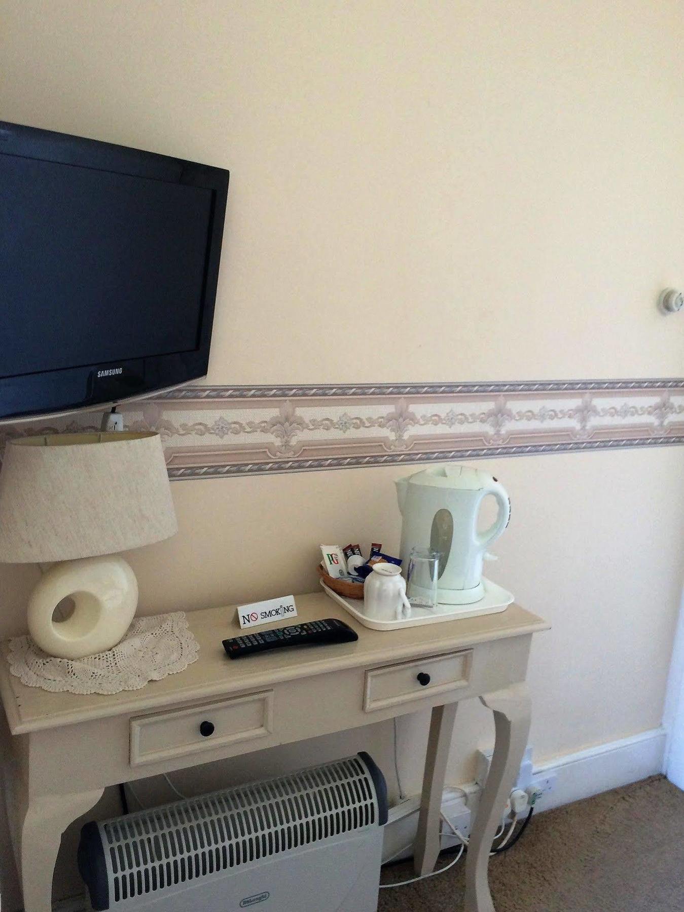 Hilbury Court Hotel Trowbridge Dış mekan fotoğraf