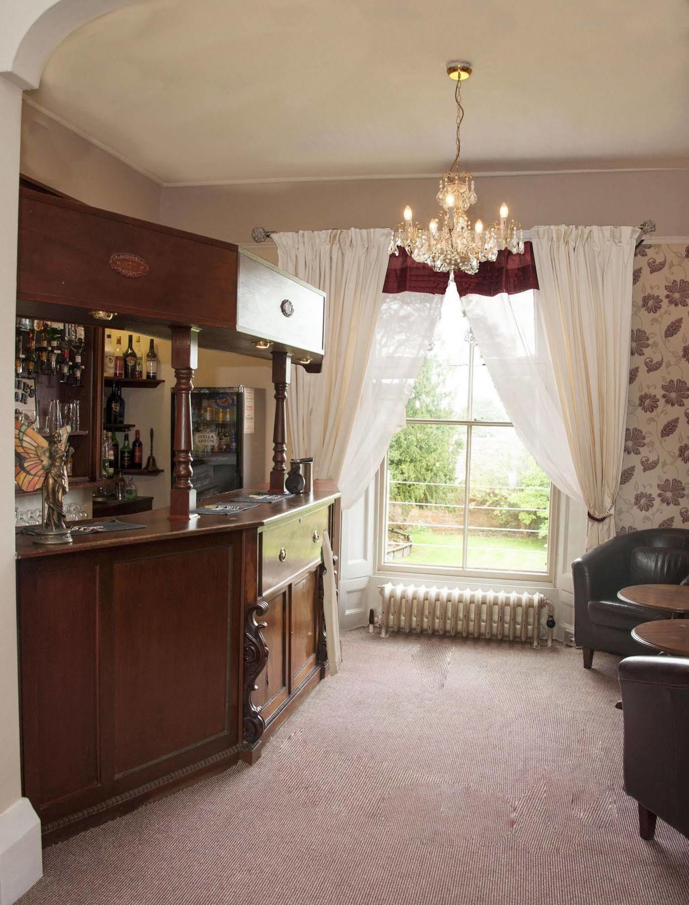 Hilbury Court Hotel Trowbridge Dış mekan fotoğraf